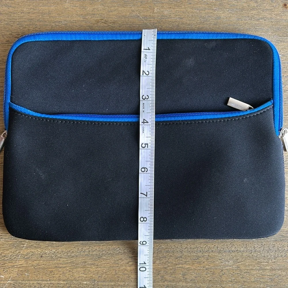 Unbranded Blue and Black Padded Tablet Protector Sleeve.